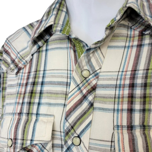 Ariat  Women's Plaid Western Fringe Snap Button Down Top Size Medium - Picture 4 of 8